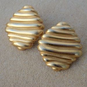 Vintage 80s Big Gold Tone Textured Wave Abstract Big Post Statement Earrings